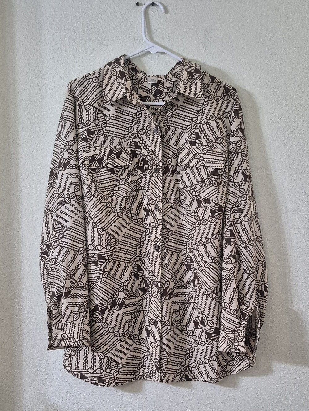 Lightweight Women's Shirt Jacket in Beige and Brown Geometric Print